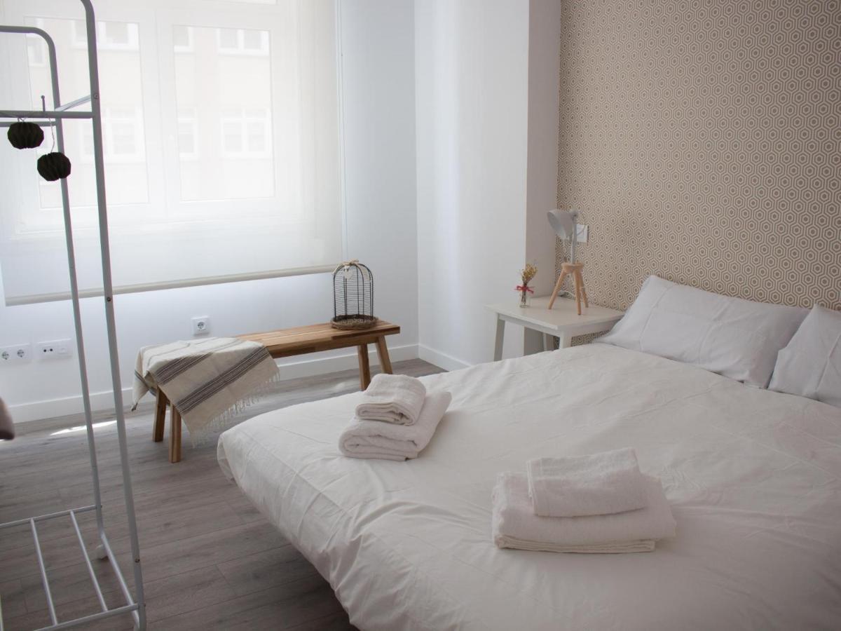Housingcoruna Riazor Playa La Coruña Esterno foto